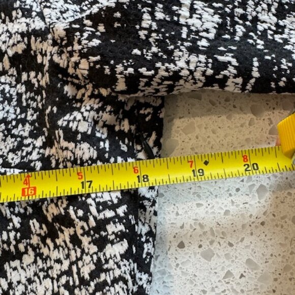 Halston Black and White Blouse, Size Large - Picture 6 of 7